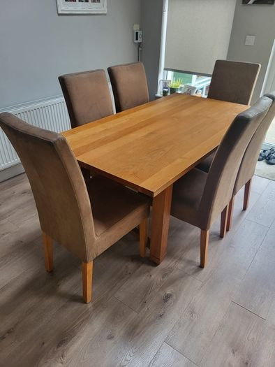 Solid Oak Dining Table & 6 Chairs