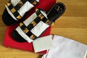 Valentino Garavani Roman Stud Sandals SZ 41 NEW IN BOX