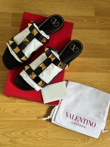 Valentino Garavani Roman Stud Sandals SZ 41 NEW IN BOX