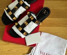 Valentino Garavani Roman Stud Sandals SZ 41 NEW IN BOX
