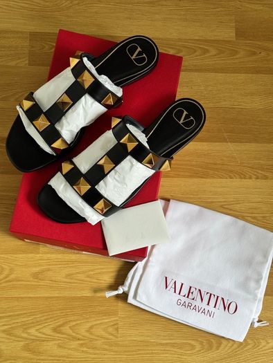 Valentino Garavani Roman Stud Sandals SZ 41 NEW IN BOX