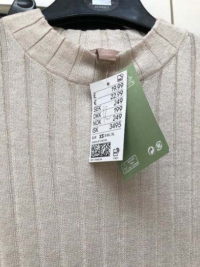 Leisure wear knitted top & trousers new size xs