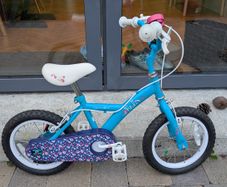Girls' Apollo 14-inch Bike Great Condition - With Stabilizers