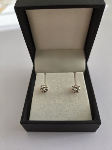 Brand New 14ct Yellow Gold Natural Diamond Stud Earrings