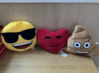 Emoji plush cushion x3