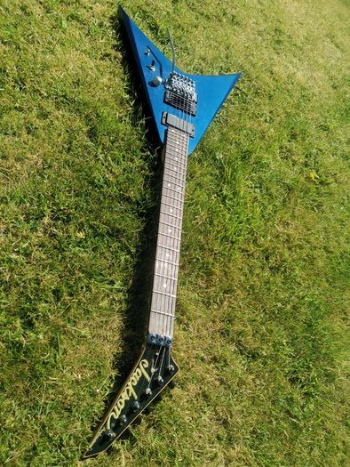 Jackson king v  blue with japan professional neck