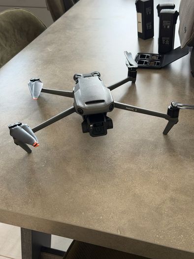 DJI Mavic 3