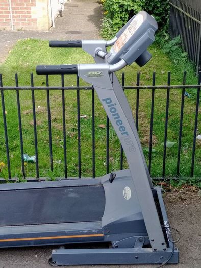 BH Fitness Pioneer Treadmill