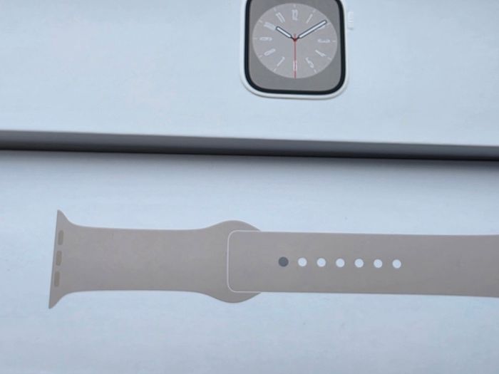 Apple Watch Series 8 - Starlight Aluminium Case