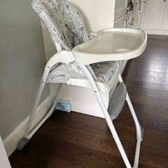 Foldable baby high chair