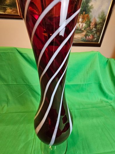 Elegant Murano-style vase made of art glass in ruby red with white spiral stripes