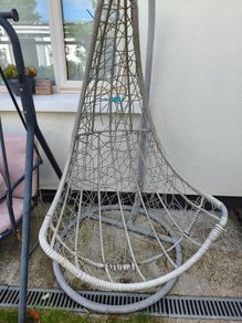 Garden egg swing