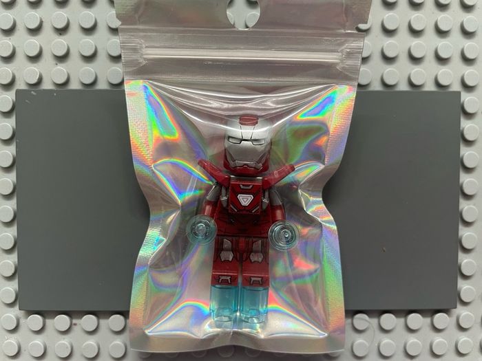 lego super heroes sh0232 Silver Centurion (Iron Man minifigure- Mark 33 Armor)