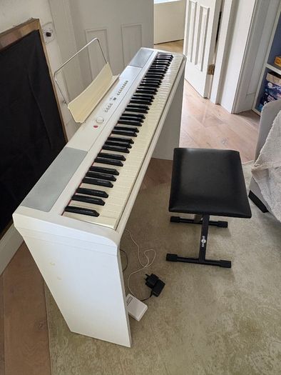 A full 88-key digital piano (gear4music brand)