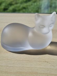 Lenox - a cat figurine made of frosted crystal glass