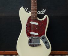 Fender Traditional 70s Mustang 2013 - Olympic White
