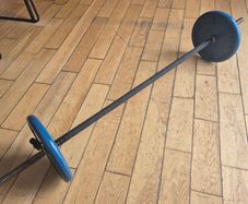 barbell with 2x 10kg weights