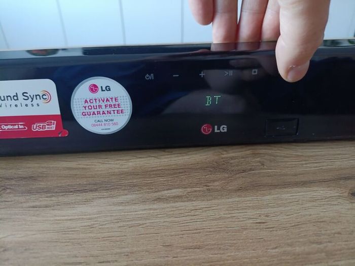 LG NB3530A Sound Bar Bluetooth Home Theater Speaker