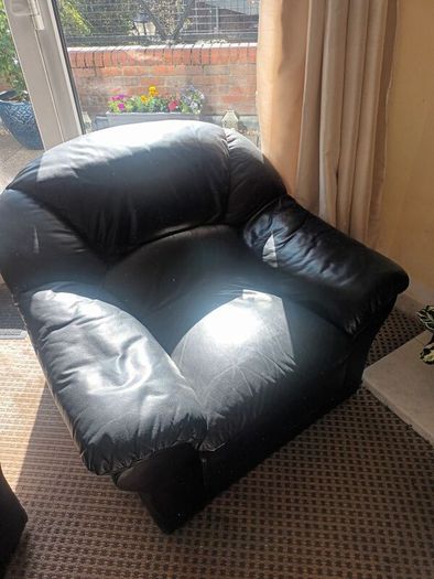 Black Leather 3 piece suite
