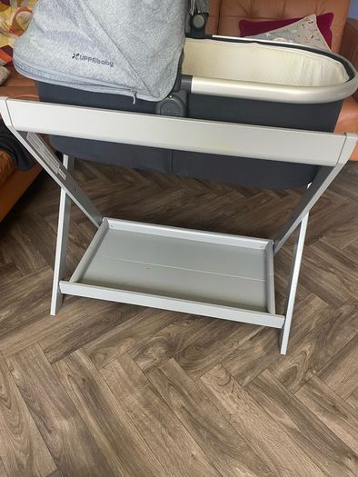 uppababy stand with bassinet