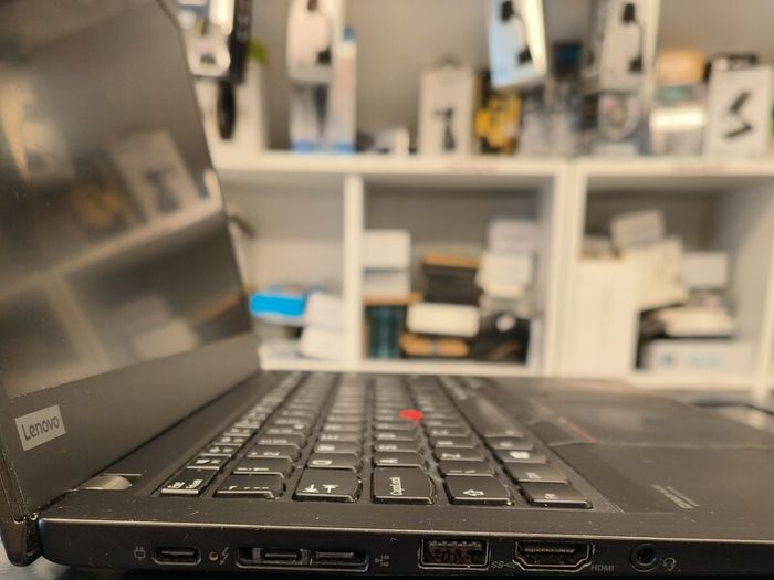Lenovo ThinkPad X13 Yoga G1 13.3" Core i5 10210U (10th Gen) 8GB RAM 500GB SSD Windows 11 Pro (Has Sim Card)