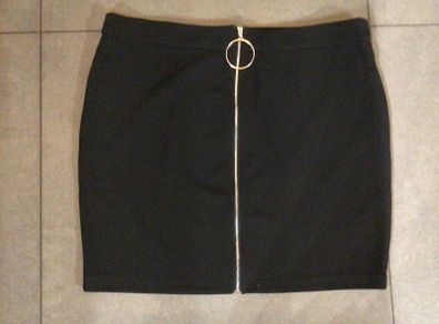 Black Skirt Zip Detail
