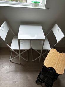 Set of 2 chairs, 1 table plus trolley
