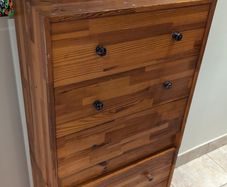 2 chest of drawers