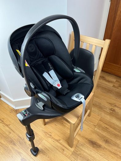 Cybex Cloud T i-Size Plus Infant Car Seat + Base T & Accessories