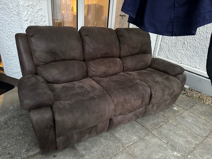 Recliner sofa