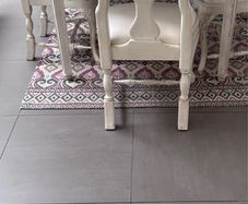 Dining table & chairs