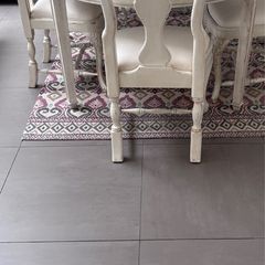 Dining table & chairs