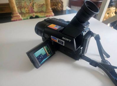 Sony CCD-TRV27E Video 8 Camcorder