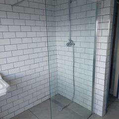 shower screen