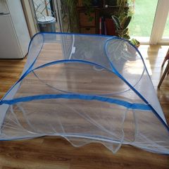 Pop up mosquito net
