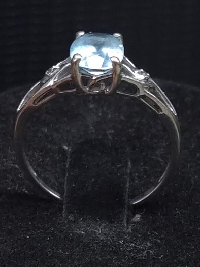 Vintage 9ct White Gold Blue Gemstone Ring Size 54