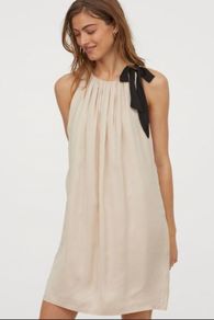 Beige bow-detail dress size M midi dress