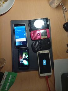 phones for parts or fix
