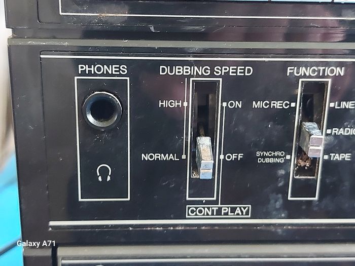 Vintage SANYO Radio and Dual Tape Deck, Model No. C36L, and 2 speakers, in excellent condition, both Tapes and Radio functioning well
