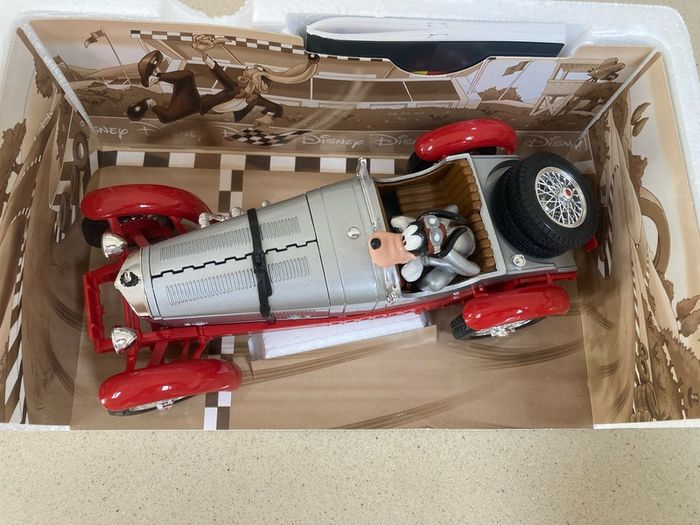 Goofy Disney Mercedes 1/18 Burago