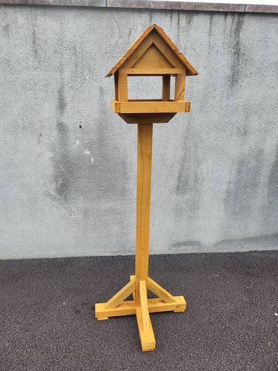 Bird table