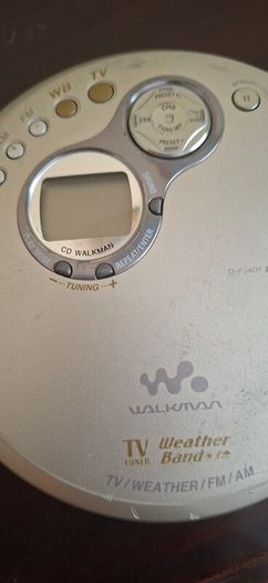 Sony Walkman FM/AM Radio D-FJ401