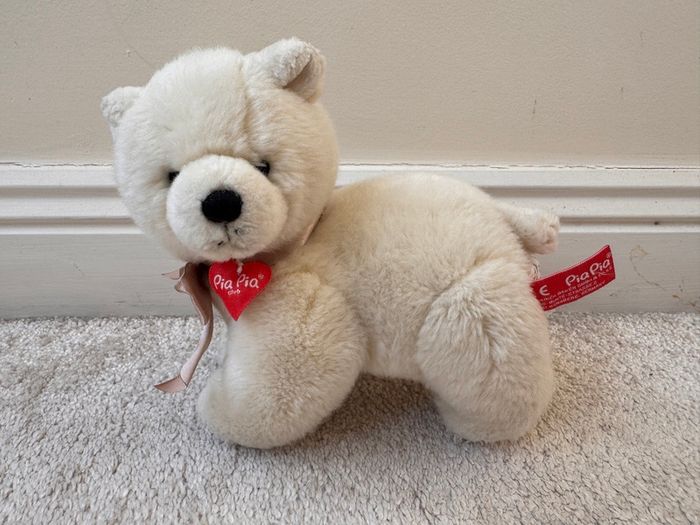 Pia Pia Club by Heinrich Bauer Germany white Bear Plush approx. 19 cm. Used Please see photos