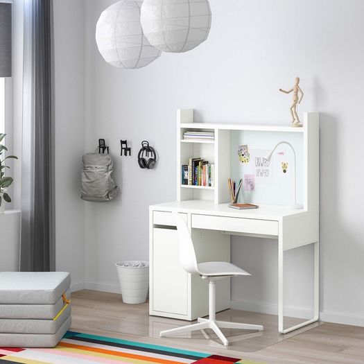 desk and upper hutch