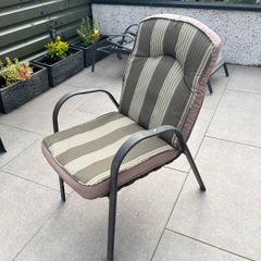 Garden chairs and cushions
