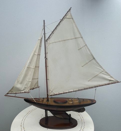 Old Model Pond Boat