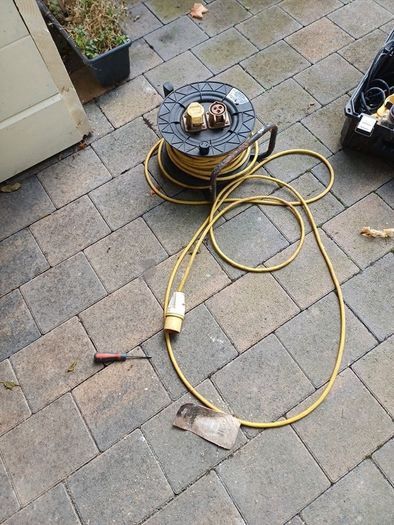 110v electric lead