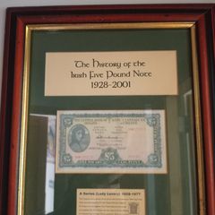 A History of The Irish Five Pound Note > Framed.