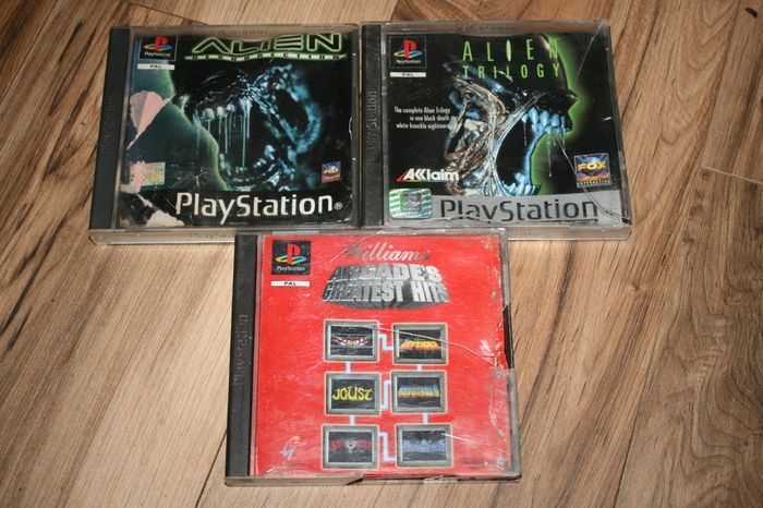 Playstation 1 games (35 each)