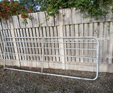 Field gate
